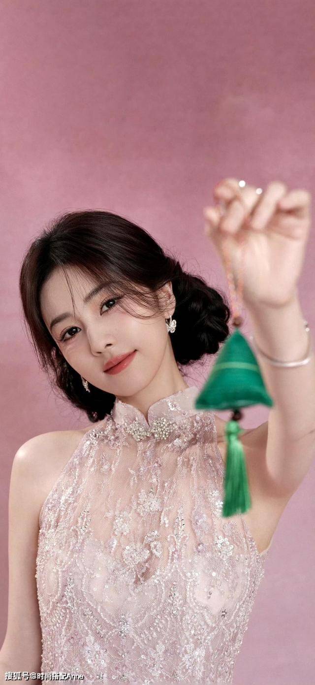 尚写真粉色蕾丝旗袍优雅迷人开元棋牌网站白鹿端午节时