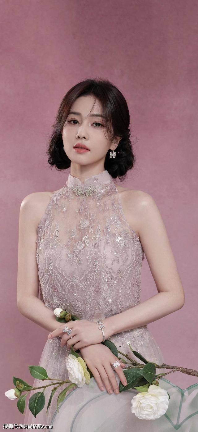 尚写真粉色蕾丝旗袍优雅迷人开元棋牌网站白鹿端午节时(图11)