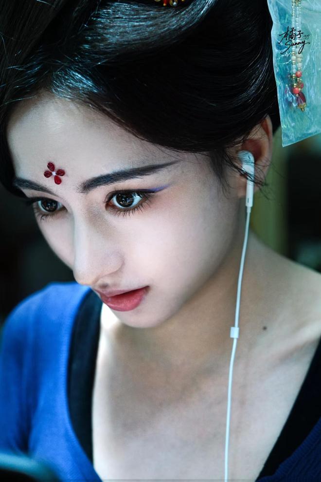 男方拒绝和14名少女有染的男星炒cp开元棋牌胡先煦李宛妲情侣项链首曝光！(图7)
