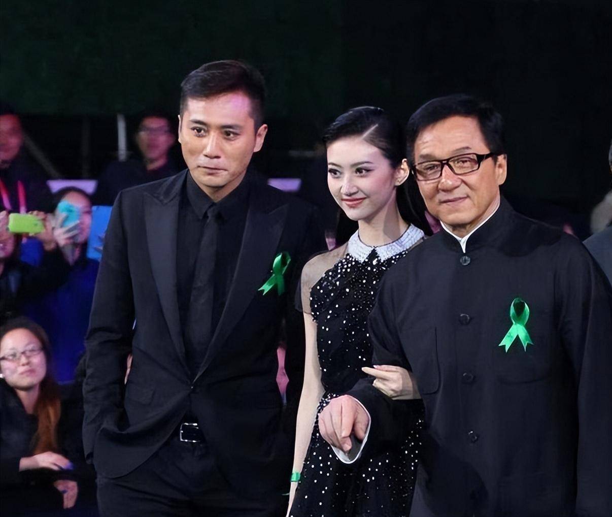 的腰85花的好身材终于被发现了开元棋牌杨幂的胸倪妮的臀景甜(图7)