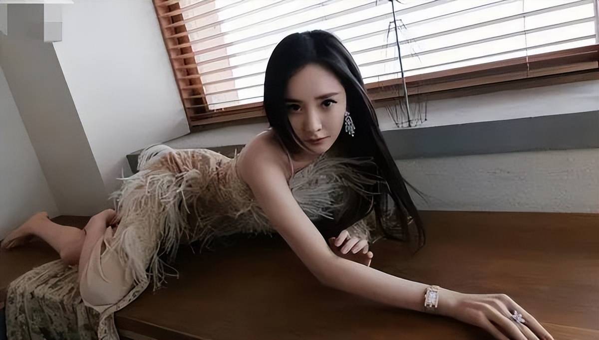 的腰85花的好身材终于被发现了开元棋牌杨幂的胸倪妮的臀景甜(图16)