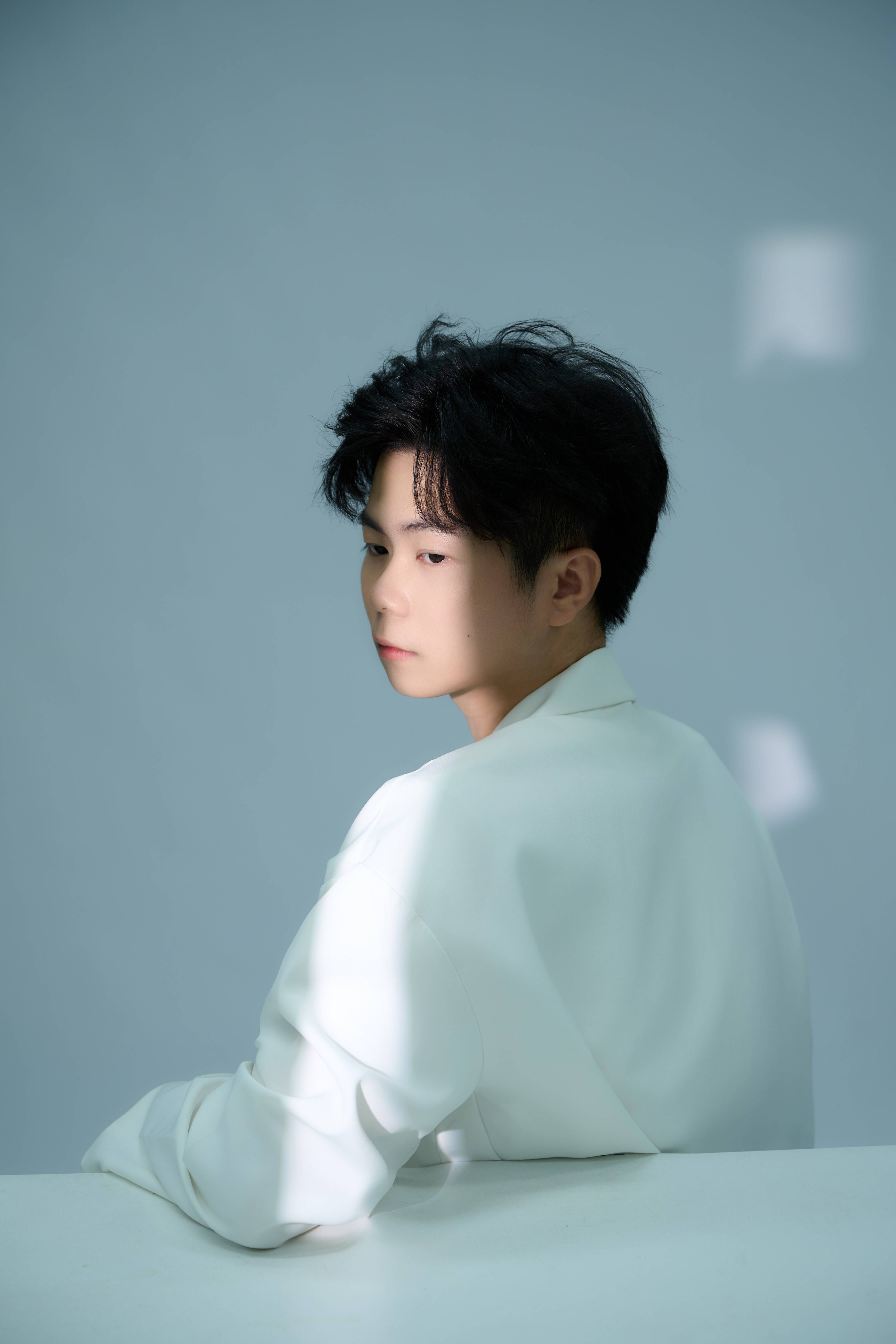 霖：在多元中定义新人魅力ky开元棋牌新人模特苏虹