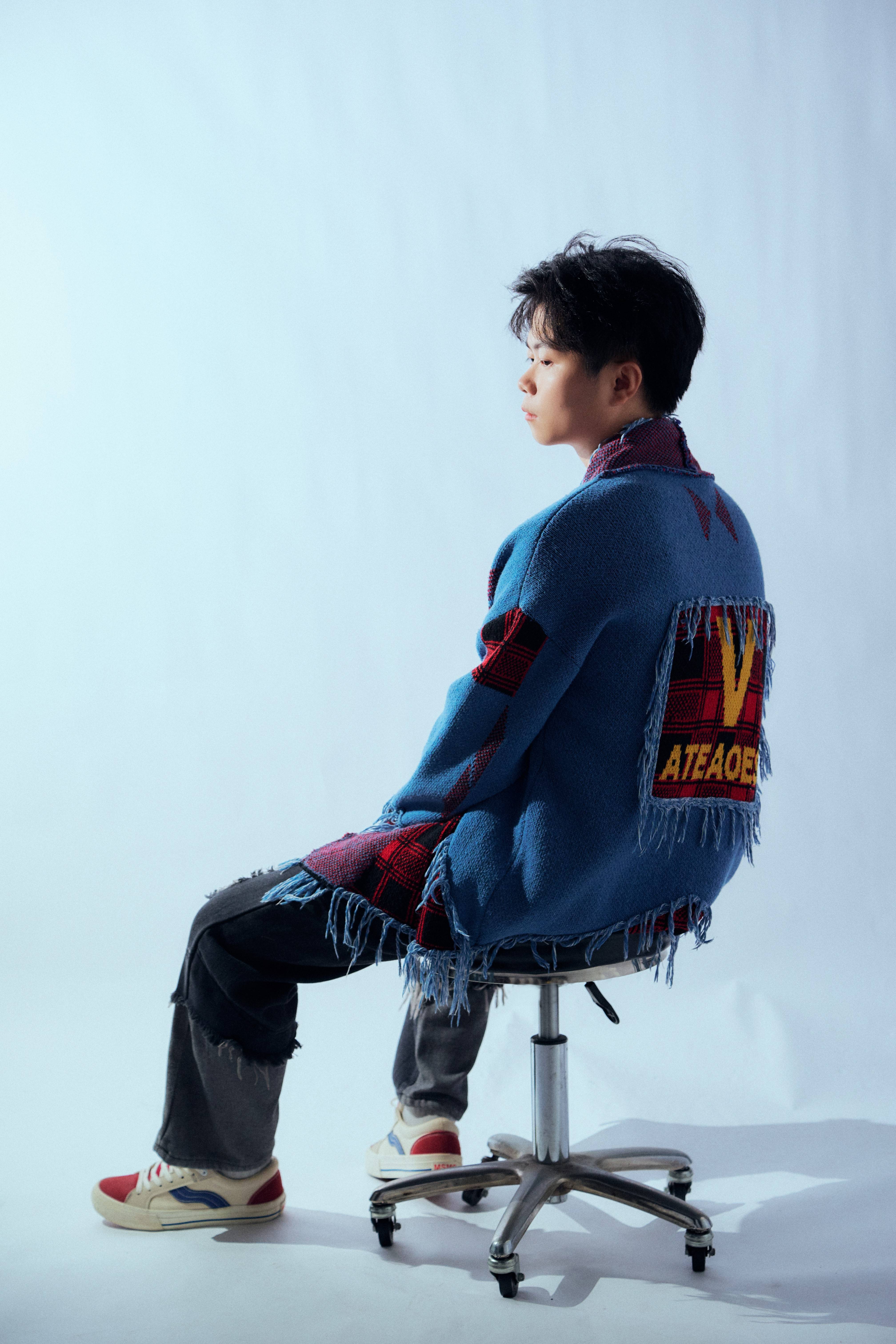 霖：在多元中定义新人魅力ky开元棋牌新人模特苏虹(图3)