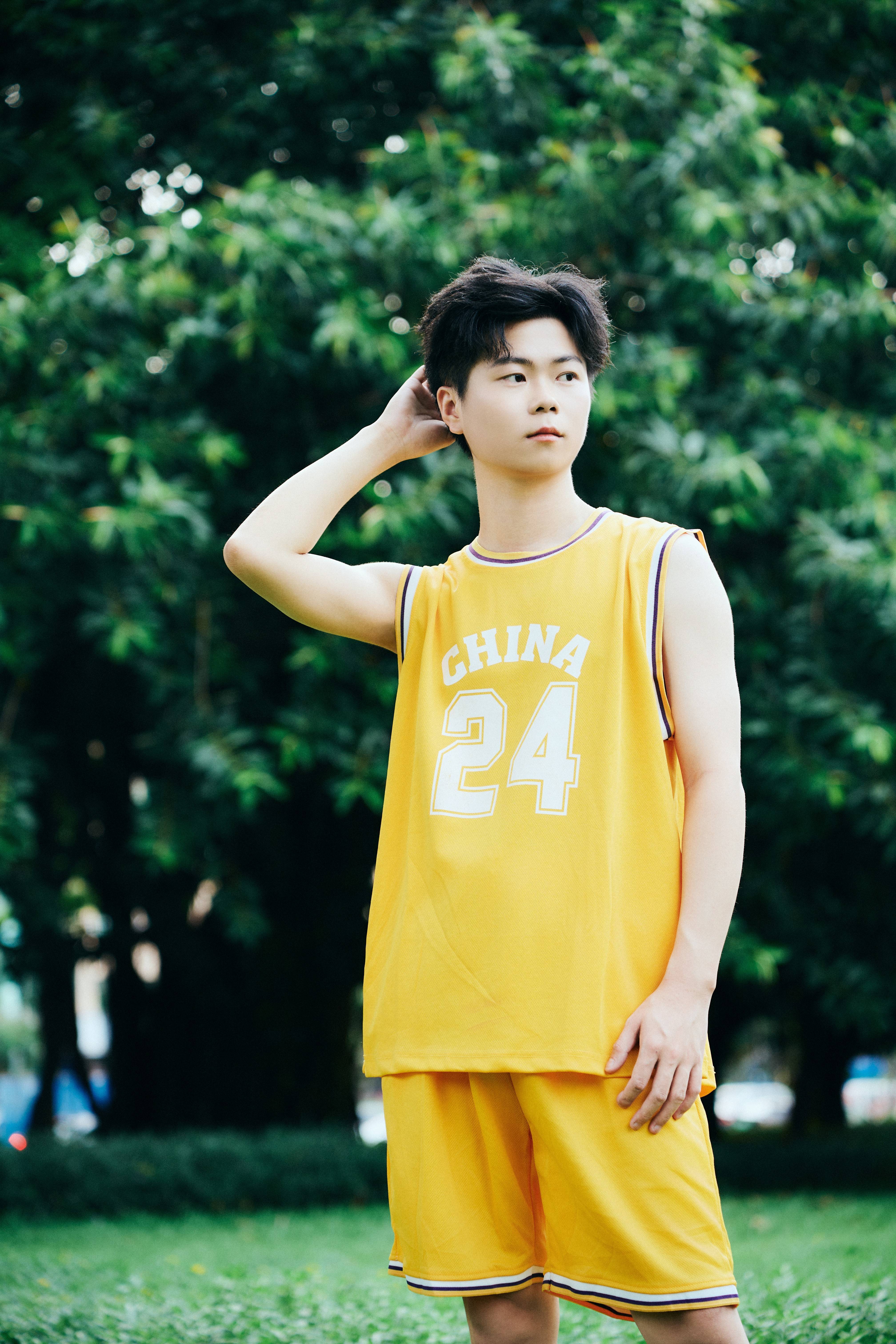 霖：在多元中定义新人魅力ky开元棋牌新人模特苏虹(图10)