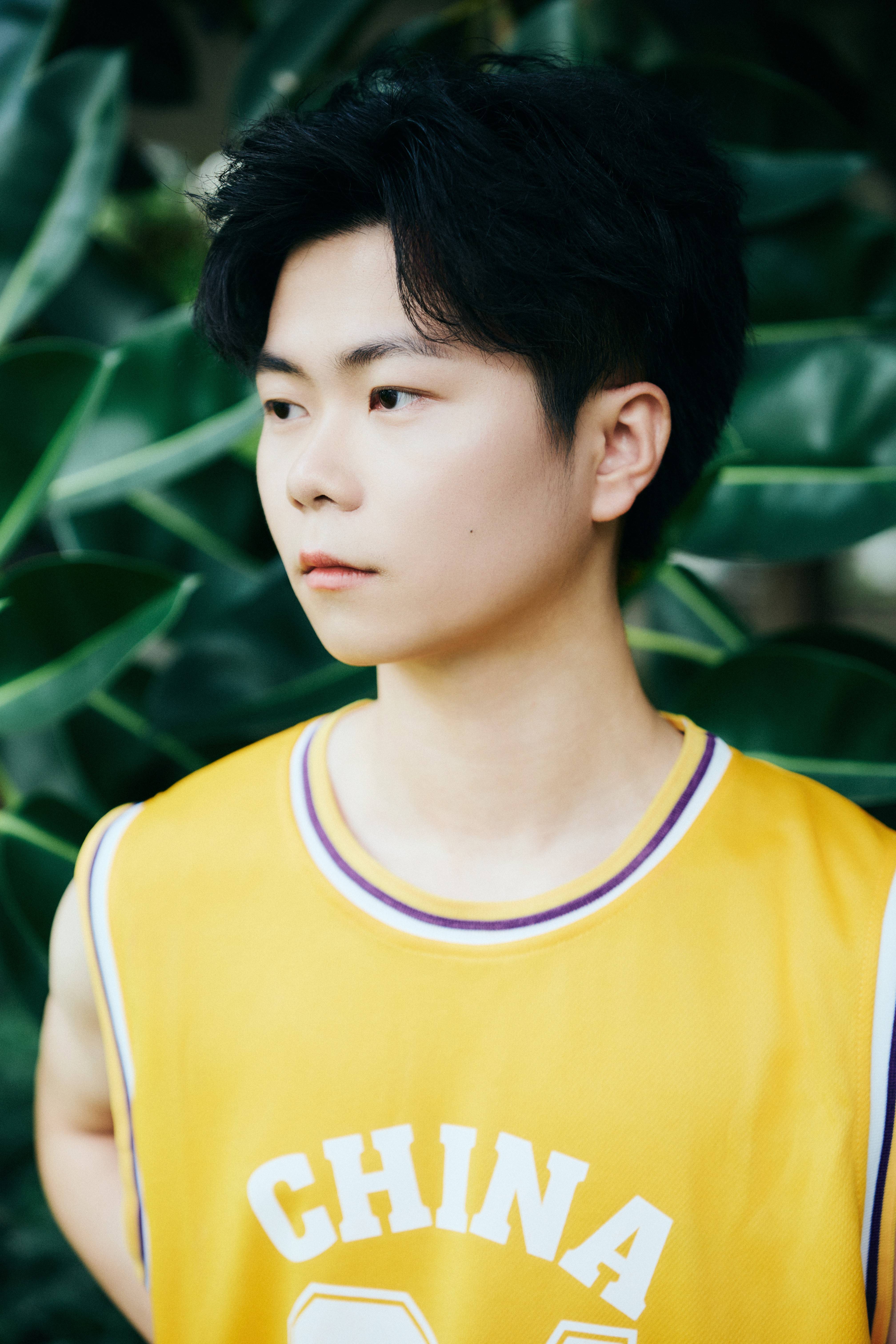 霖：在多元中定义新人魅力ky开元棋牌新人模特苏虹(图14)