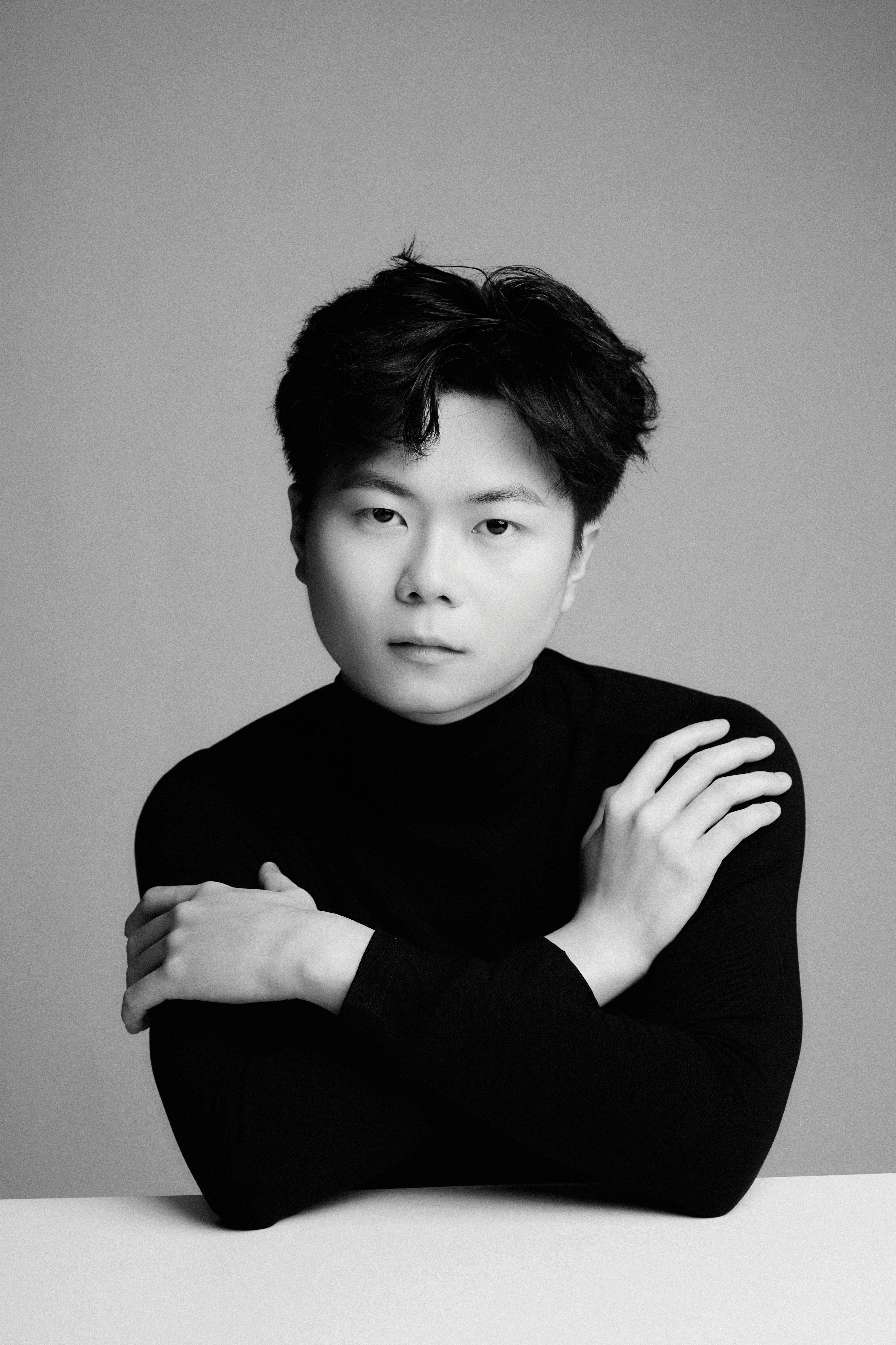 霖：在多元中定义新人魅力ky开元棋牌新人模特苏虹(图15)