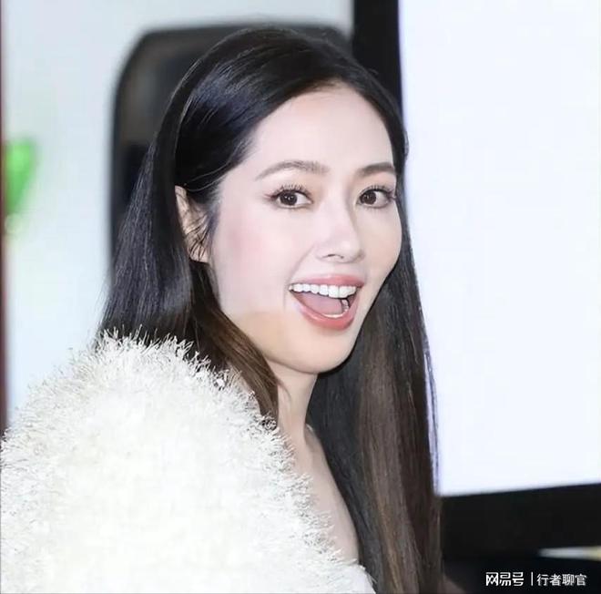 钱向佐带娃有时异地但豪门日子藏不住了开元棋牌试玩郭碧婷手撕谣言：婆婆给(图1)