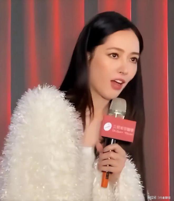 钱向佐带娃有时异地但豪门日子藏不住了开元棋牌试玩郭碧婷手撕谣言：婆婆给(图6)